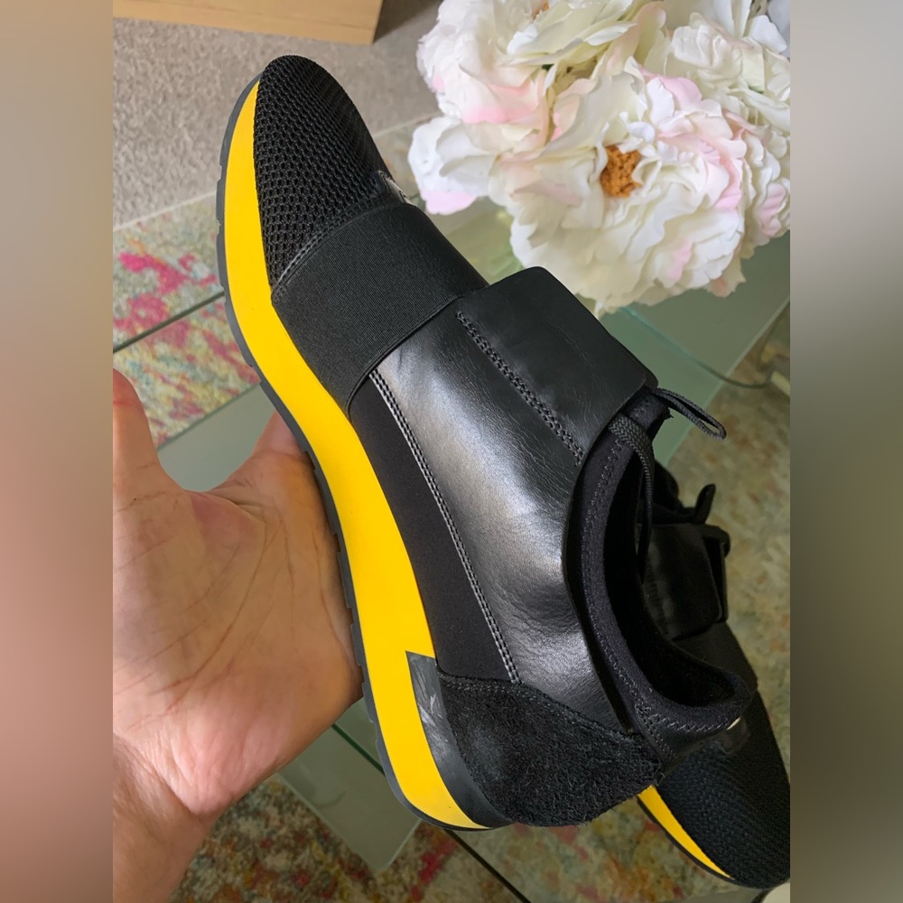 Balenciaga - Picture 8 of 12